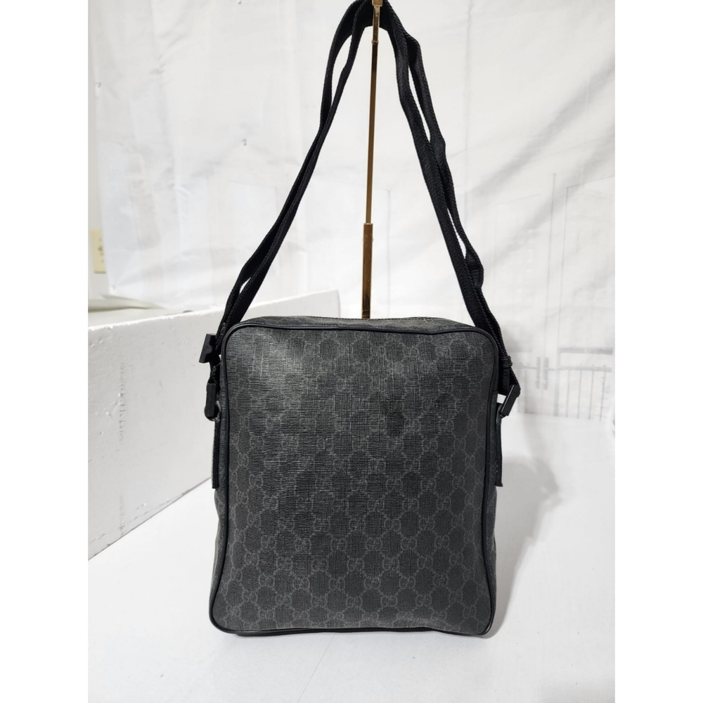 GUCCI GG Supreme Monogram Front Pocket Messenger Bag Black/Grey - Picture 3 of 16